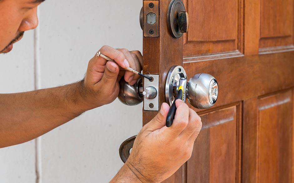 ouverture de porte claquée serrurier Paris 19